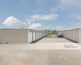 Photo 3 of Sassy Sues Storage - 810 Spring Creek Road Road, Lowell, AR