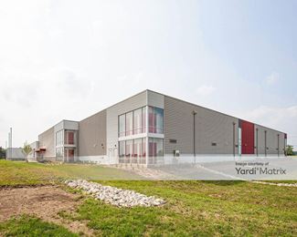 Photo 5 of CubeSmart Self Storage - 1945 Wiesbrook Drive, Oswego, IL
