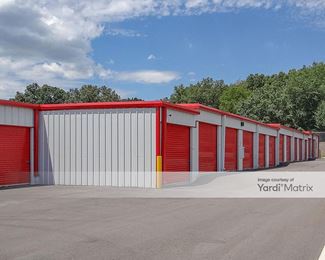 Photo 5 of Storelocal Storage - 5859 Rutledge Pike, Knoxville, TN