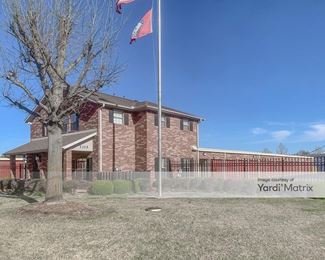 Photo 1 of Arkansas Self Storage - 2325 North Gregg Avenue, Fayetteville, AR
