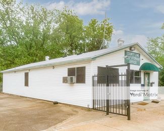 Photo 1 of County Line Storage - 3068 B N Thompson, Springdale, AR