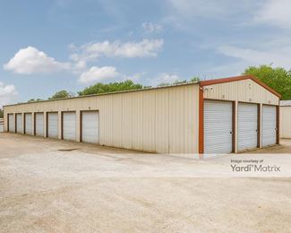 Photo 4 of County Line Storage - 3068 B N Thompson, Springdale, AR