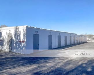 Photo 3 of Fayetteville Self Service Storage - 1790 North Birch Avenue, Fayetteville, AR