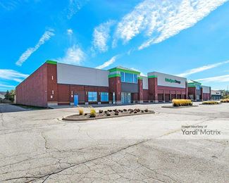 Photo 2 of Extra Space Storage - 2411 North Randall Road, Carpentersville, IL