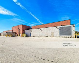 Photo 5 of Extra Space Storage - 2411 North Randall Road, Carpentersville, IL