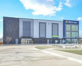 Photo 1 of Extra Space Storage - 12812 Cullen Blvd, Houston, TX