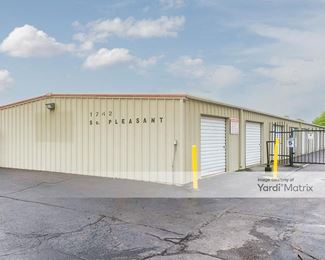 Photo 2 of Superior Storage - 1742 South Pleasant Street, Springdale, AR