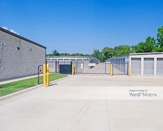 Photo 2 of SpareBox Storage - 10620 AR-72, Bentonville, AR