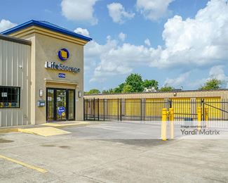 Photo 1 of Devon Self Storage - 4706 West Congress Street, Lafayette, LA