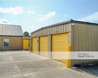 Photo 3 of Devon Self Storage - 4706 West Congress Street, Lafayette, LA