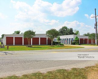 Photo 5 of StorageMart - 4852 Ihles Road, Lake Charles, LA
