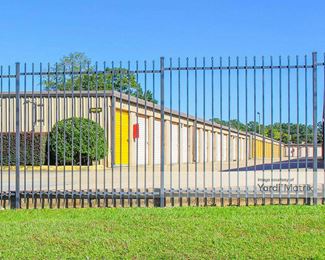 Photo 2 of Devon Self Storage - 2860 NE Evangeline Trwy, Lafayette, LA