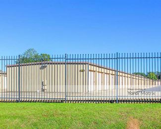 Photo 3 of Devon Self Storage - 2860 NE Evangeline Trwy, Lafayette, LA