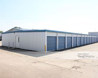 Photo 2 of Mini-Max Self Storage - 3700 Lee Street, Alexandria, LA