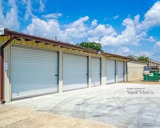 Photo 3 of M-M Storage - 2121 Robley Drive, Lafayette, LA