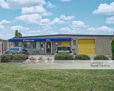 Storage Units for Rent available at 203 Albertson Pkwy, Broussard, LA 70518