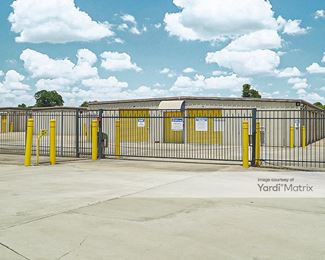 Photo 2 of Devon Self Storage - 203 Albertson Pkwy, Broussard, LA