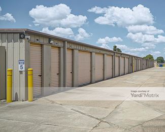 Photo 4 of Devon Self Storage - 203 Albertson Pkwy, Broussard, LA