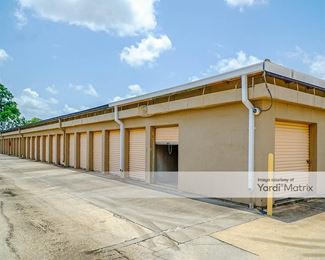 Photo 3 of Devon Self Storage - 2310 West Pinhook Road, Lafayette, LA