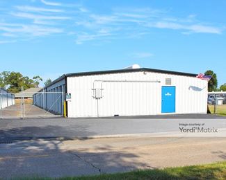Photo 3 of Common Street Self Storage - 2215 Common Street, Lake Charles, LA
