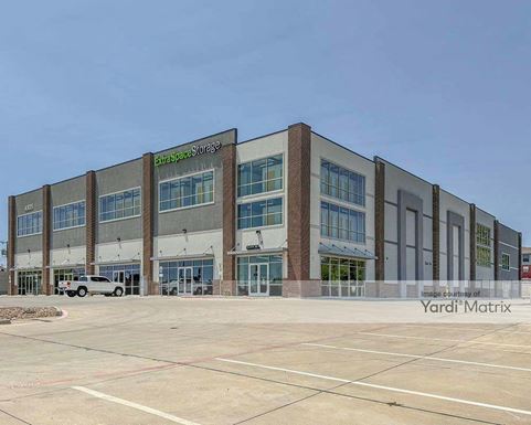 Photo 4 of Extra Space Storage - 4925 Denton Hwy, Haltom City, TX
