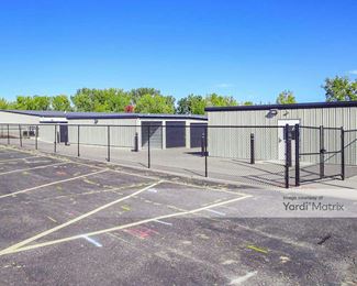Photo 2 of Extra Space Storage - 949 4 Mile Road NW, Grand Rapids, MI