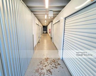 Photo 3 of Extra Space Storage - 6542 North Clark Street, Chicago, IL