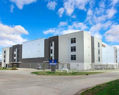 Storage Units for Rent available at 2685 Office Park Drive, Port Allen, LA 70767