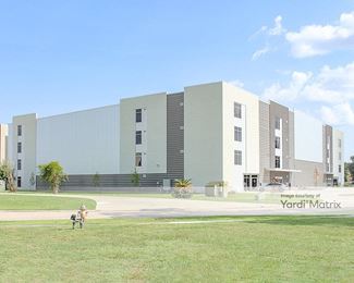 Photo 4 of Storage Center, The - 2685 Office Park Drive, Port Allen, LA