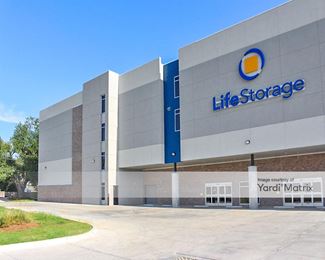 Photo 3 of Storage Center, The - 3401 Common Street, Lake Charles, LA
