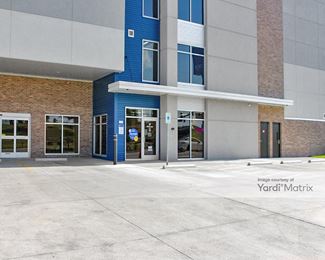 Photo 5 of Storage Center, The - 3401 Common Street, Lake Charles, LA