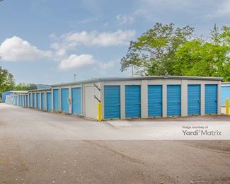 Photo 3 of SmartStop Self Storage - 102 Glover Street, Hendersonville, NC
