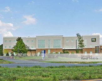 Photo 4 of StorageMart - 2274 NJ-34, Wall Township, NJ