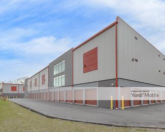 Photo 2 of CubeSmart Self Storage - 4071 Quaker Lane, North Kingstown, RI