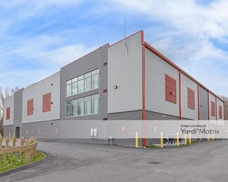 Photo 4 of CubeSmart Self Storage - 4071 Quaker Lane, North Kingstown, RI