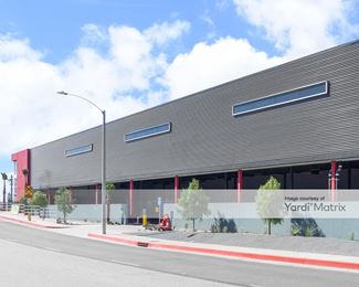 Photo 2 of Extra Space Storage - 900 West Foothill Blvd, Azusa, CA