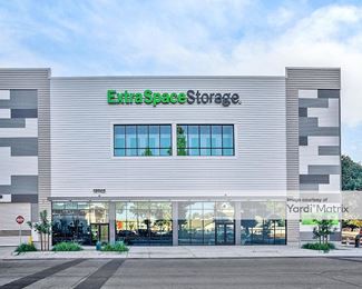 Photo 4 of Extra Space Storage - 400 Bercut Drive, Sacramento, CA