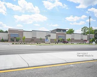 Photo 2 of Pinnacle Storage - 4209 Bragg Blvd, Fayetteville, NC