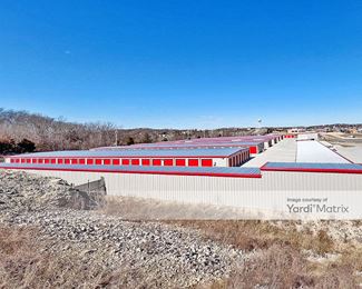 Photo 4 of APB Storage - 1370 Shapiro Drive, Festus, MO