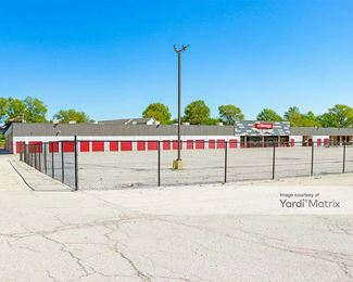 Photo 2 of iStorage - 1920 Spruce Street, Leavenworth, KS