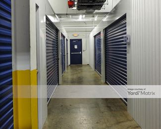 Photo 2 of Fort Knox Drive-Thru Self Storage - 5411 Williamson Road, Roanoke, VA