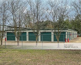 Photo 2 of Handy Lock Self Storage - 1912 East Pass Road, Gulfport, MS