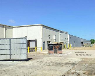 Photo 3 of Extra Space Storage - 2701 Belle Chasse Hwy, Gretna, LA