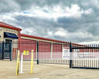 Photo 2 of US Storage Centers - 4351 Guthrie Hwy, Clarksville, TN