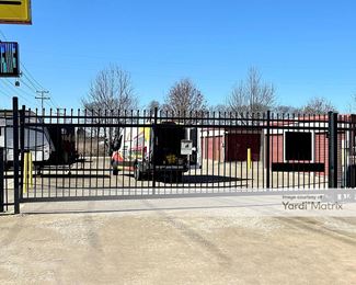Photo 4 of Store A Lot - 2021 Tiny Town Road, Clarksville, TN