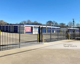 Photo 6 of Top Storage - 939 Tiny Town Road, Clarksville, TN