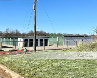 Photo 4 of US Storage Centers - 1280 Parkway Place, Clarksville, TN