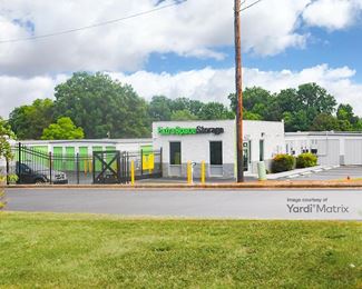 Photo 4 of Extra Space Storage - 1108 18th Street NE, Hickory, NC