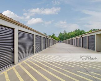 Photo 4 of SUM Storage - 518 East Fleming Drive, Morganton, NC