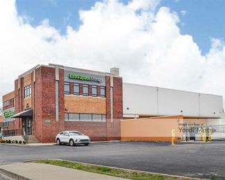 Photo 4 of Extra Space Storage - 675 East Washington Street, Indianapolis, IN